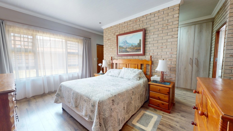 17 Bedroom Property for Sale in Vyfhoek A H North West